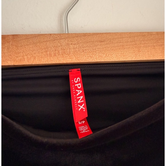 SPANX Velvet Leggings in Black - Picture 7 of 7